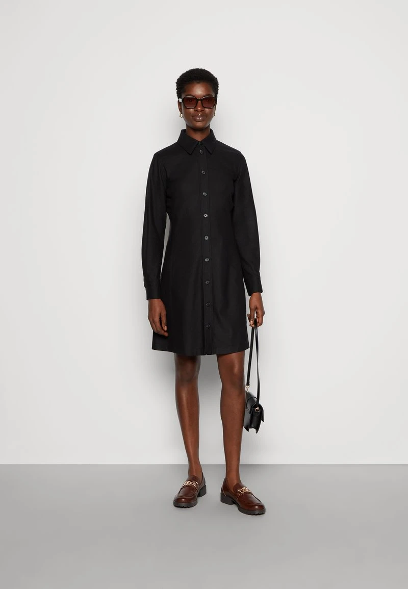 Marc O'Polo DRESS FEMININ SILHOUETTE SHIRT STYLE CUT LINES - Blusenkleid - Black 2 Marc O'Polo DRESS FEMININ SILHOUETTE SHIRT STYLE CUT LINES - Blusenkleid - Black – Bild 2