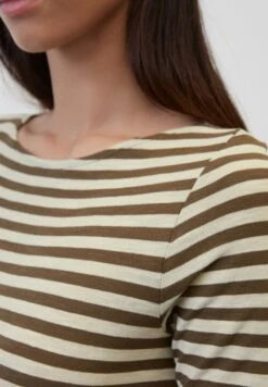 Marc O'Polo T-Shirt Print - Multi Earthy Brown 10 Marc O'Polo T-Shirt Print - Multi Earthy Brown -Mode Familie 5529ec735e2f4313ac0046f866a7c424