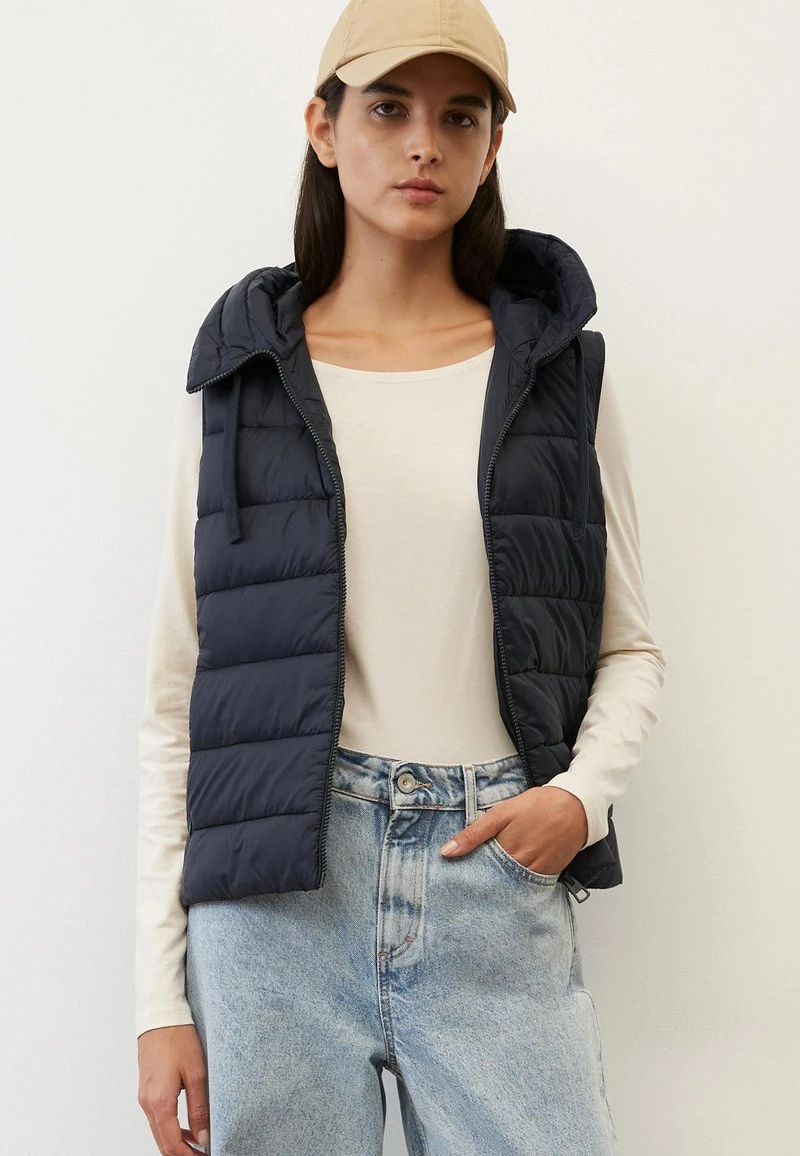 Marc O'Polo RECYCLED, FIXED, ZIP POCKETS, DRAWSTRING - Weste - Deep Blue Sea 1 Marc O'Polo RECYCLED, FIXED, ZIP POCKETS, DRAWSTRING - Weste - Deep Blue Sea