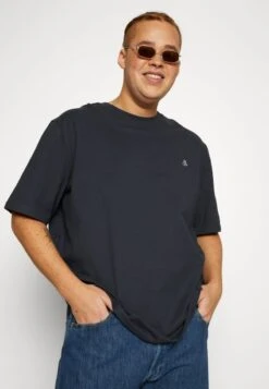 Marc O'Polo SHORT SLEEVE LOGO PRINT BIG SIZE - T-Shirt Basic - Dark Navy -Mode Familie 58d5c0ff345d49e3aa54b15f24c27fd0