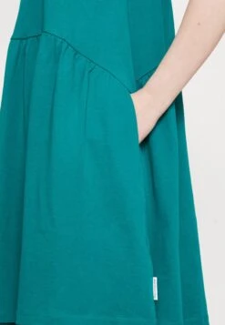 Marc O'Polo DENIM DRESS STYLE HEAVY RAW RUFFLES - Jerseykleid - Green -Mode Familie 5b07b7a55e1f4796b0706d4dcbf104a1