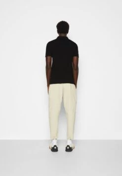 Marc O'Polo SHORT SLEEVE - Poloshirt - Black 10 Marc O'Polo SHORT SLEEVE - Poloshirt - Black -Mode Familie 5ccff8ca0f7248d4b4b8ae679ad0a5c7