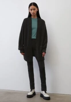 Marc O'Polo V NECK - Strickjacke - Black 10 Marc O'Polo V NECK - Strickjacke - Black -Mode Familie 6531b4d6d9224921aea50a088e4b79a7