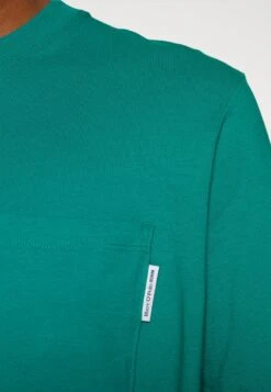 Marc O'Polo DENIM CHEST POCKET - Langarmshirt - Moonstone Teal 11 Marc O'Polo DENIM CHEST POCKET - Langarmshirt - Moonstone Teal -Mode Familie 66fe1fa4d0a843b9a0219f44e2f21ff3