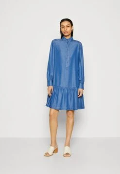 Marc O'Polo DRESS SHORT STYLE GATHERING - Jeanskleid - Washed Mid Blue