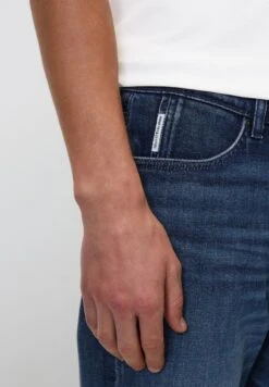 Marc O'Polo DENIM MODELL MATS IN AUTHENTI-STRE - Jeans Shorts - Dark Worn Blue 10 Marc O'Polo DENIM MODELL MATS IN AUTHENTI-STRE - Jeans Shorts - Dark Worn Blue -Mode Familie 6ee8c210bb57415b9de3e3af8d99c2b6