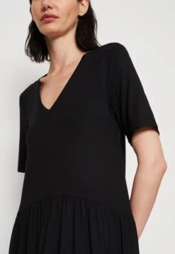 Marc O'Polo EASY FIT - Jerseykleid - Black 11 Marc O'Polo EASY FIT - Jerseykleid - Black -Mode Familie 6fd9c66bdb78400a96f60208a34eab10