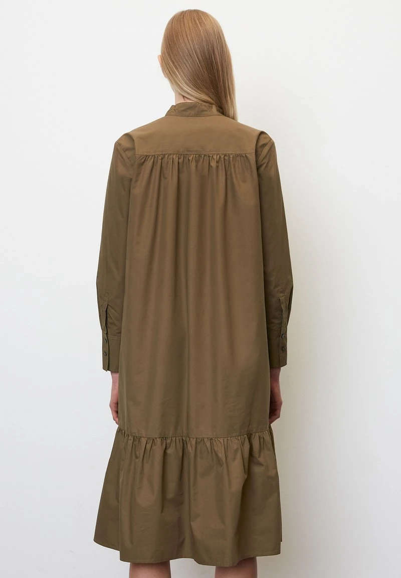 Marc O'Polo MIT GERAFFTEN DETAILS - Freizeitkleid - Earthy Brown 3 Marc O'Polo MIT GERAFFTEN DETAILS - Freizeitkleid - Earthy Brown – Bild 3