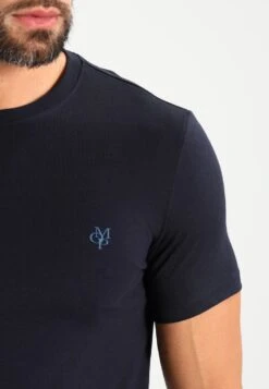 Marc O'Polo C-NECK - T-Shirt Basic - Navy 9 Marc O'Polo C-NECK - T-Shirt Basic - Navy -Mode Familie 740ab968adc048d5b40b7c9ccc4e6d2f
