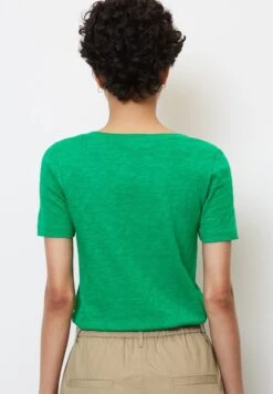 Marc O'Polo SHORT SLEEVE VNECK - T-Shirt Basic - Vivid Green 8 Marc O'Polo SHORT SLEEVE VNECK - T-Shirt Basic - Vivid Green -Mode Familie 76e3d9808ed6422e93255f4ba04b4a44