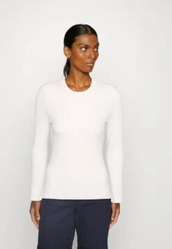 Marc O'Polo LONG SLEEVE ROUND NECK - Langarmshirt - Chalky Sand 11 Marc O'Polo LONG SLEEVE ROUND NECK - Langarmshirt - Chalky Sand -Mode Familie 79a1696f90a047c29c0dd835b30a52e0 1