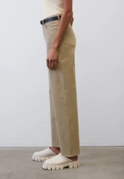 Marc O'Polo NELIS - Jeans Straight Leg - Dusty Earth -Mode Familie 7ea69e0c61dc44d2859b24b91adfabdc