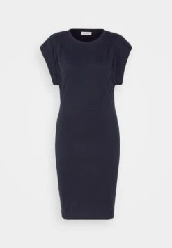 Marc O'Polo DRESS SHORT SLEEVE ROUND NECK SOLID - Etuikleid - Deep Blue Sea 10 Marc O'Polo DRESS SHORT SLEEVE ROUND NECK SOLID - Etuikleid - Deep Blue Sea -Mode Familie 803dd7567ea74c8c802243777016bf91
