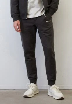 Marc O'Polo REGULAR AUS REINER - Jogginghose - Black -Mode Familie 83dc65177a104468b94a3128f3e01881