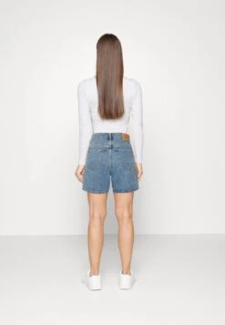 Marc O'Polo DENIM HIGH WAIST SHAPED FIT BERMUDA LENGTH STITCHED - Jeans Shorts - Multi/light Vintage Cobalt Blu 8 Marc O'Polo DENIM HIGH WAIST SHAPED FIT BERMUDA LENGTH STITCHED - Jeans Shorts - Multi/light Vintage Cobalt Blu -Mode Familie 8af5cc5bf0e7401cb21ad153eba5db3e