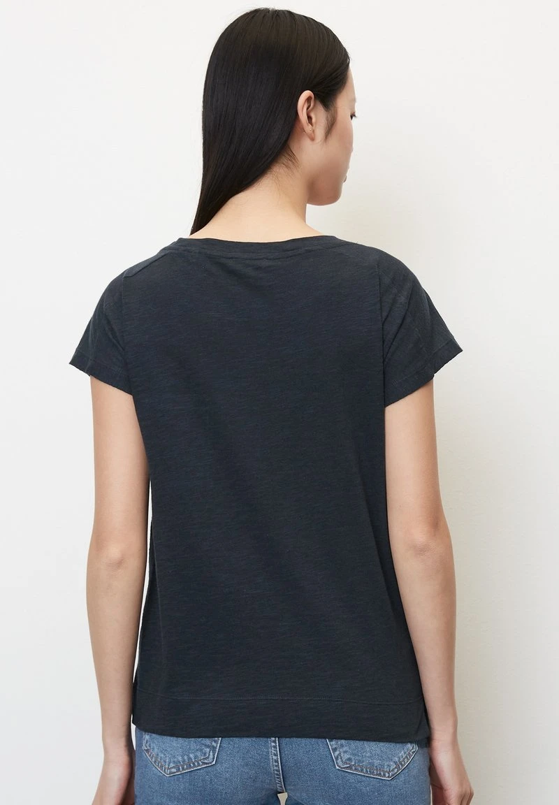 Marc O'Polo MIT BRUSTTASCHE - T-Shirt Basic - Deep Blue Sea 2 Marc O'Polo MIT BRUSTTASCHE - T-Shirt Basic - Deep Blue Sea – Bild 2