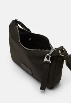 Marc O'Polo AGNES - Umhängetasche - Olive Green 8 Marc O'Polo AGNES - Umhängetasche - Olive Green -Mode Familie 8d049bc683244ad5833874f6995b47cf