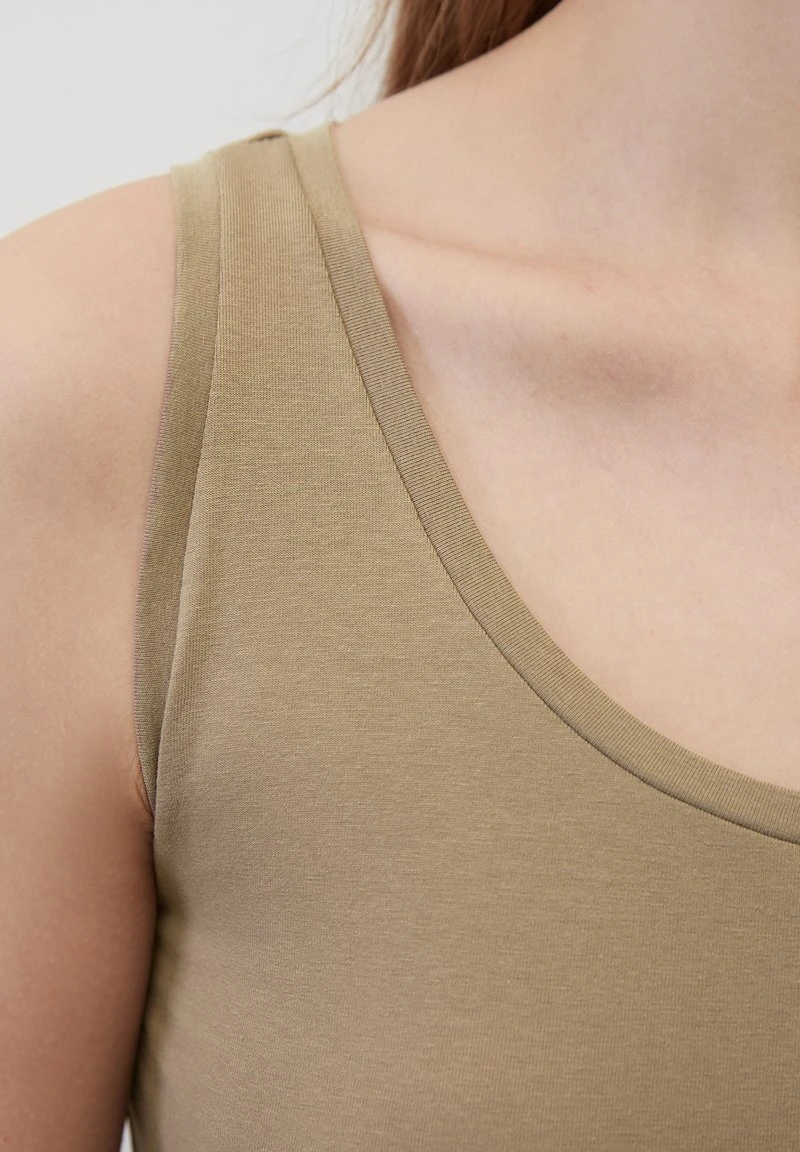 Marc O'Polo TANK SLIM AUS - Top - Dusty Earth 3 Marc O'Polo TANK SLIM AUS - Top - Dusty Earth – Bild 3