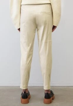 Marc O'Polo TRAVEL MODELL LONTTA AUS - Stoffhose - Chalky Sand 9 Marc O'Polo TRAVEL MODELL LONTTA AUS - Stoffhose - Chalky Sand -Mode Familie 91087227c7fe4a0abc49a7962f908cbc