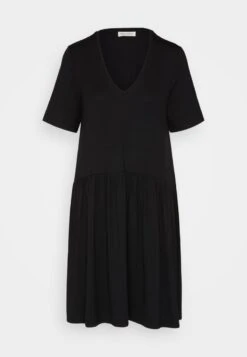 Marc O'Polo EASY FIT - Jerseykleid - Black 10 Marc O'Polo EASY FIT - Jerseykleid - Black -Mode Familie 92379b027d4442d4830e9d71b5294375