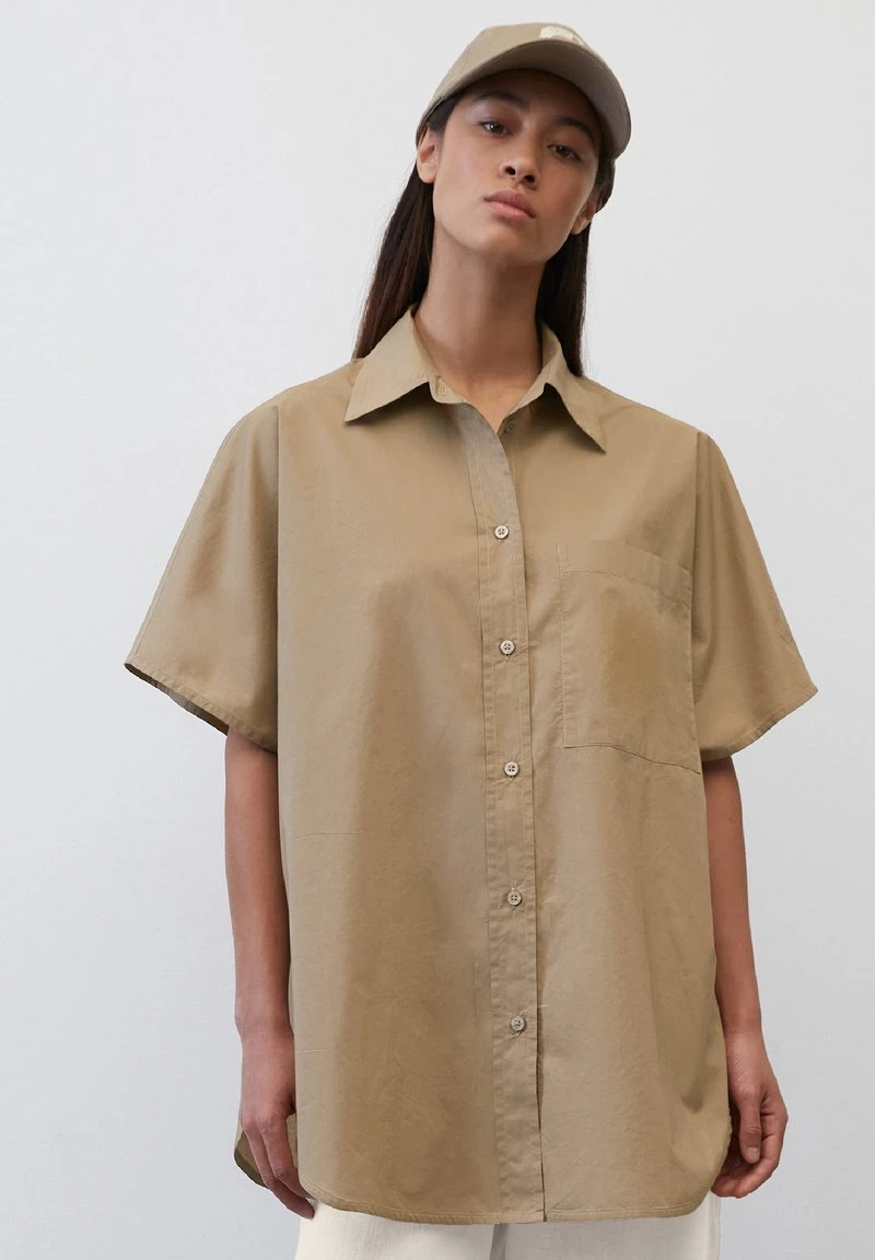 Marc O'Polo LONG SHAPE KENT COLLAR PATCHED POCKET SIDE SLITS - Hemdbluse - Dusty Earth 1 Marc O'Polo LONG SHAPE KENT COLLAR PATCHED POCKET SIDE SLITS - Hemdbluse - Dusty Earth