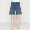 Marc O'Polo HIGH WAIST RELAXED FIT MID LENGTH TURN UP - Jeans Shorts - Dark Blue