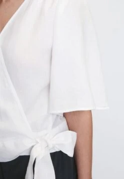 Marc O'Polo MIT MATERIAL-MIX-CHARAKTER - Bluse - White -Mode Familie 988b061ef3a4492a95f45f58bcdb9e85