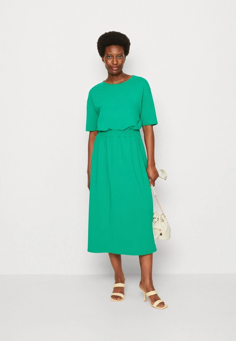 Marc O'Polo DRESS WAISTLINE EXPRESION - Jerseykleid - Vivid Green 2 Marc O'Polo DRESS WAISTLINE EXPRESION - Jerseykleid - Vivid Green – Bild 2