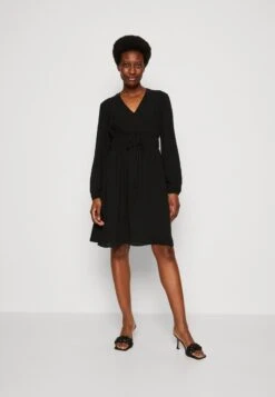 Marc O'Polo DRESS FEMININ STYLE DEEP V-NECK FITTED WAIST - Freizeitkleid - Black