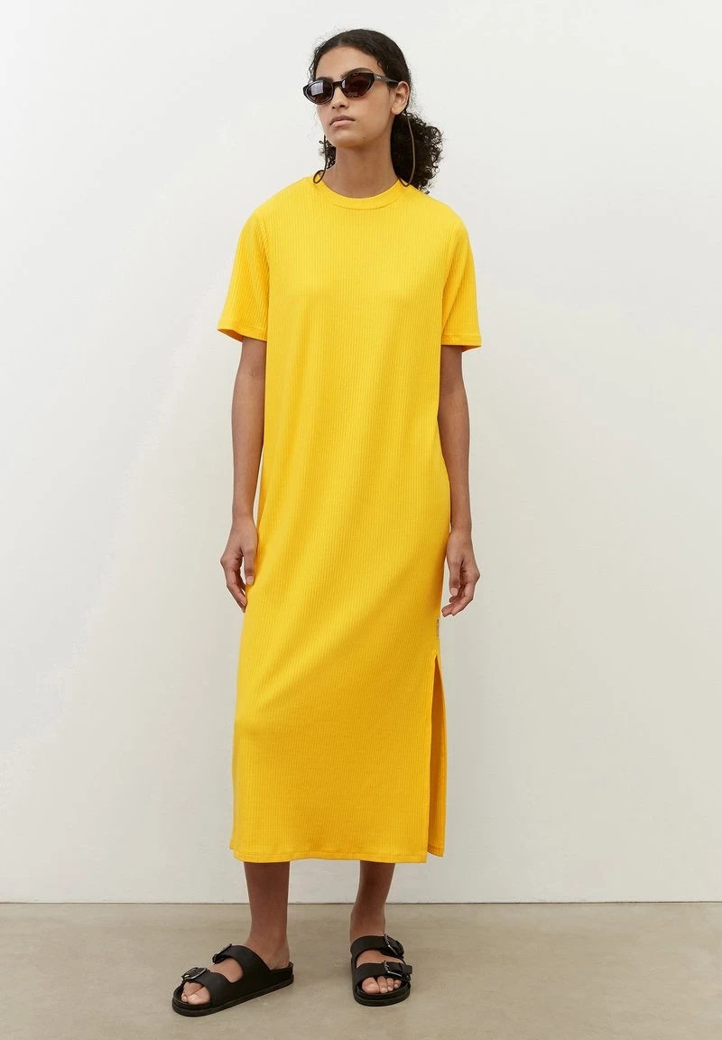 Marc O'Polo DENIM SHORTSLEEVE ROUNDNECK SLITS AT SIDESEAMS - Strickkleid - Cream Gold 3 Marc O'Polo DENIM SHORTSLEEVE ROUNDNECK SLITS AT SIDESEAMS - Strickkleid - Cream Gold – Bild 3