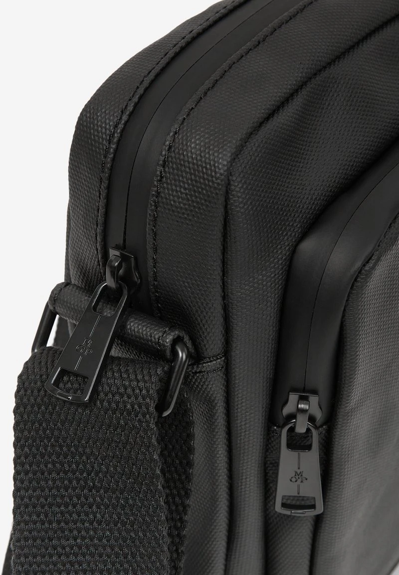 Marc O'Polo MIT WASSERABWEISENDER BESCHICHT - Umhängetasche - Black 4 Marc O'Polo MIT WASSERABWEISENDER BESCHICHT - Umhängetasche - Black – Bild 4