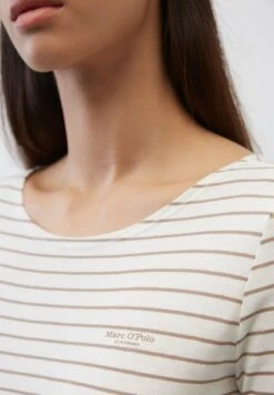 Marc O'Polo LONG SLEEVE ROUND NECK - Langarmshirt - Brown -Mode Familie a1526a126ca448ab84081903973abef4