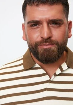 Marc O'Polo KURZARM-REGULAR AUS STRUKTURIERTEM BAU - Poloshirt - Brown 9 Marc O'Polo KURZARM-REGULAR AUS STRUKTURIERTEM BAU - Poloshirt - Brown -Mode Familie a32e882948304dd29dfc4fd07d00c026