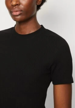 Marc O'Polo DENIM SHORTSLEEVE ROUNDNECK SLIM FIT - T-Shirt Basic - Black 11 Marc O'Polo DENIM SHORTSLEEVE ROUNDNECK SLIM FIT - T-Shirt Basic - Black -Mode Familie a480d30dc56743d7b572aecda25b2a24