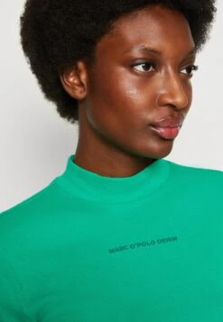 Marc O'Polo DENIM LONG SLEEVE STAND UP COLLAR SLIM FIT CROPPED - Langarmshirt - Neptune 11 Marc O'Polo DENIM LONG SLEEVE STAND UP COLLAR SLIM FIT CROPPED - Langarmshirt - Neptune -Mode Familie a60e29f52be44b8394c92b314d995077