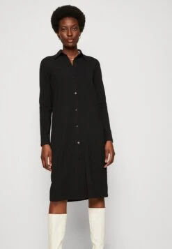 Marc O'Polo DRESS LONG SLEEVE COLLAR BUTTON PLACKET - Jerseykleid - Black 9 Marc O'Polo DRESS LONG SLEEVE COLLAR BUTTON PLACKET - Jerseykleid - Black -Mode Familie a6574b98ec5b4b01a8502bed5cf77afd