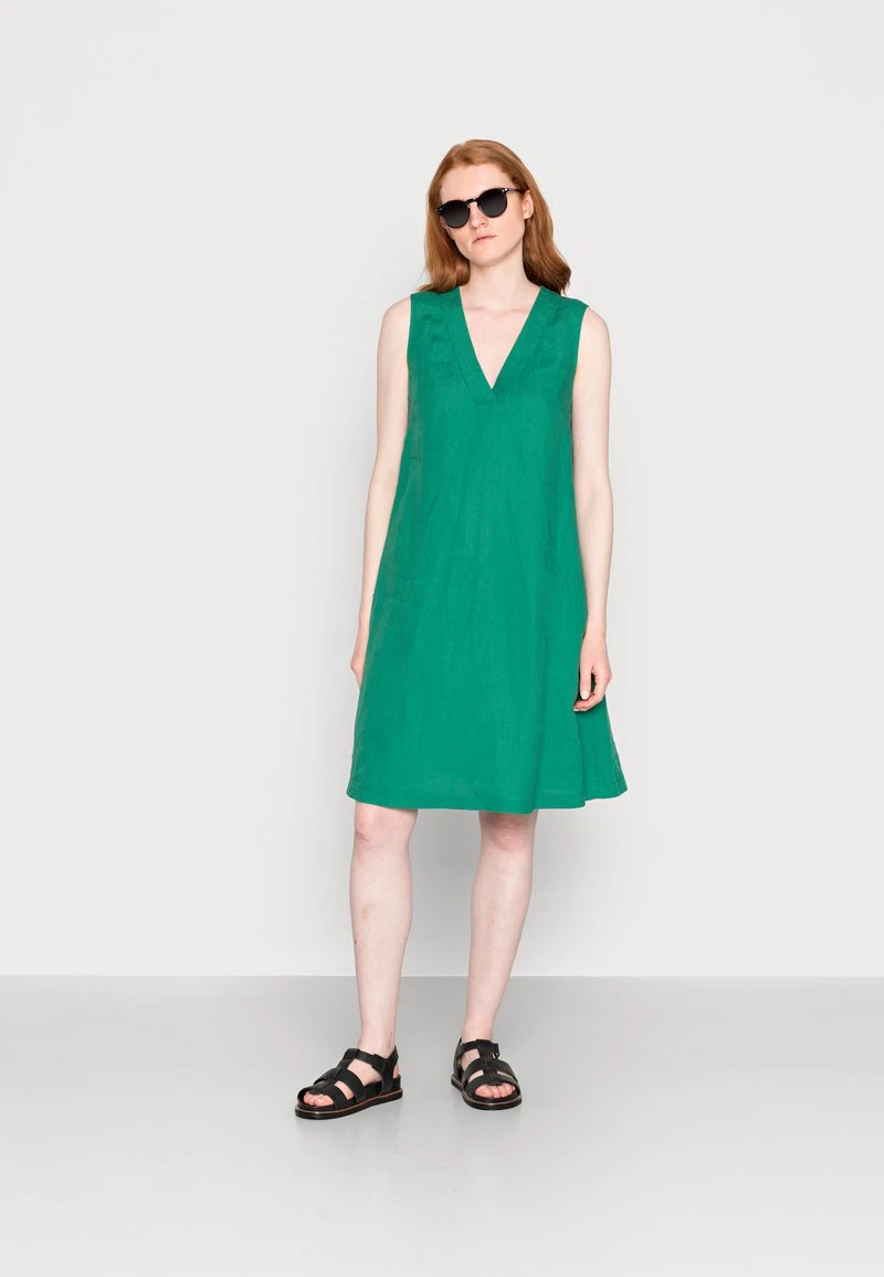 Marc O'Polo DRESS A SHAPE V NECKLINE SLEEVELESS - Freizeitkleid - Preppy Green 2 Marc O'Polo DRESS A SHAPE V NECKLINE SLEEVELESS - Freizeitkleid - Preppy Green – Bild 2