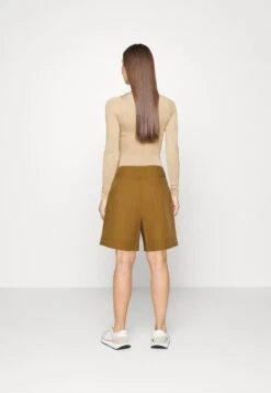 Marc O'Polo HIGH RISE PLEATS BELT - Shorts - Wood Brown -Mode Familie aa6c6ffe923b4a869d9fde982da3ea9d