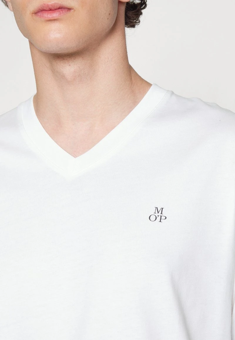 Marc O'Polo SHORT SLEEVE V NECK - T-Shirt Basic - White 6 Marc O'Polo SHORT SLEEVE V NECK - T-Shirt Basic - White – Bild 6