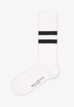 Marc O'Polo MIT SPORTIVEN STREIFEN - Socken - White Black 7 Marc O'Polo MIT SPORTIVEN STREIFEN - Socken - White Black -Mode Familie ad19c26e4e4247e6ab1611cf2cec32a4