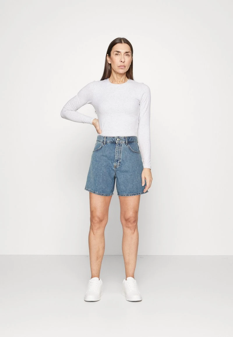 Marc O'Polo DENIM HIGH WAIST SHAPED FIT BERMUDA LENGTH STITCHED - Jeans Shorts - Multi/light Vintage Cobalt Blu 2 Marc O'Polo DENIM HIGH WAIST SHAPED FIT BERMUDA LENGTH STITCHED - Jeans Shorts - Multi/light Vintage Cobalt Blu – Bild 2