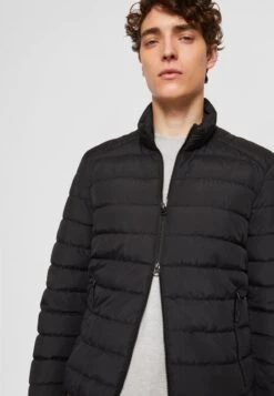 Marc O'Polo JACKET REGULAR FIT REPREVE STAND UP COLLAR 2WAY VISLON - Übergangsjacke - Black 11 Marc O'Polo JACKET REGULAR FIT REPREVE STAND UP COLLAR 2WAY VISLON - Übergangsjacke - Black -Mode Familie b9fc8d7b8c534c29b089add2c353c46c