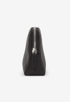 Marc O'Polo POUCH SMALL - Kosmetiktasche - Black 10 Marc O'Polo POUCH SMALL - Kosmetiktasche - Black -Mode Familie bb6422f2dca24aa4bba10b406600b1bb