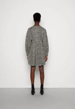 Marc O'Polo CAPSULE DRESS DEEP V-NECK FULL SKIRT VOLUME MODERN - Freizeitkleid - Multi -Mode Familie beee132856754039867c6a0133aa3f2f