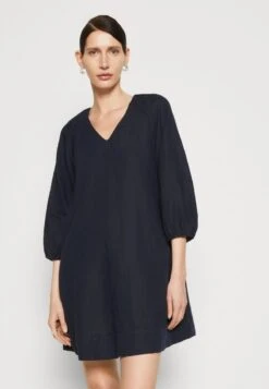 Marc O'Polo DRESS SHORT LENGTH A LINE FEMININE NECKLINE - Freizeitkleid - Deep Blue Sea 9 Marc O'Polo DRESS SHORT LENGTH A LINE FEMININE NECKLINE - Freizeitkleid - Deep Blue Sea -Mode Familie bf82207f91c84050959731bf56909c04