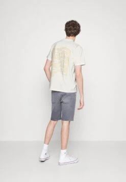 Marc O'Polo DENIM BACK PRINT - T-Shirt Print - Egg White 8 Marc O'Polo DENIM BACK PRINT - T-Shirt Print - Egg White -Mode Familie c1ebfe17889d488d912cd87424a0cf8f