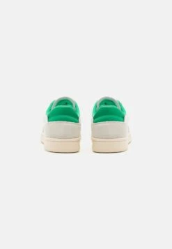 Marc O'Polo VIOLETA - Sneaker Low - White/vivid Green 9 Marc O'Polo VIOLETA - Sneaker Low - White/vivid Green -Mode Familie c28147d0051845459698f3739dc3c51c