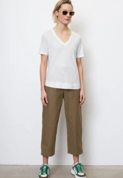 Marc O'Polo V NECK - T-Shirt Basic - White 10 Marc O'Polo V NECK - T-Shirt Basic - White -Mode Familie c2ae67228cd04c358be87c2671e9d8b7