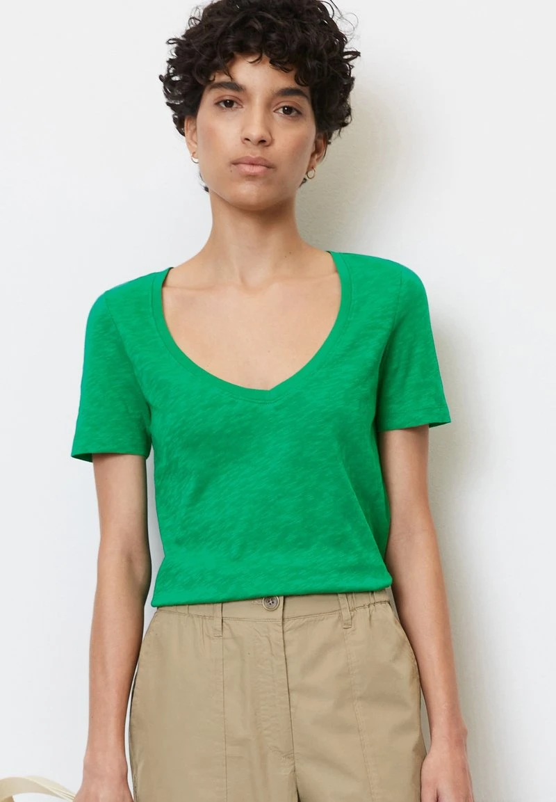 Marc O'Polo SHORT SLEEVE VNECK - T-Shirt Basic - Vivid Green 1 Marc O'Polo SHORT SLEEVE VNECK - T-Shirt Basic - Vivid Green