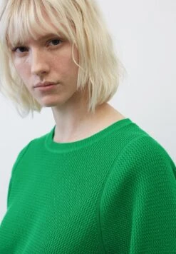 Marc O'Polo RUNDHALS - Strickpullover - Vivid Green 8 Marc O'Polo RUNDHALS - Strickpullover - Vivid Green -Mode Familie c343975748734596848dec908bc03780
